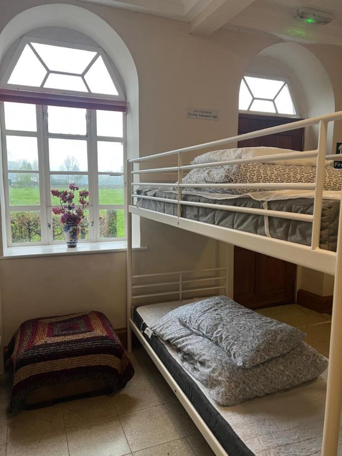 Llanfyllin Workhouse - Y Dolydd Pansiyon Dış mekan fotoğraf